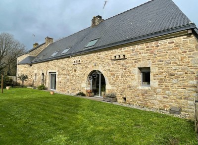 Présentation de M. Dogan, Architecte à Abrest pour la Réhabilitation de Maisons Anciennes en Pierre à Abrest